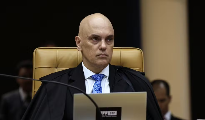 Moraes diz que não há elementos de que Bolsonaro buscou obter asilo diplomático, mas mantém medidas cautelares