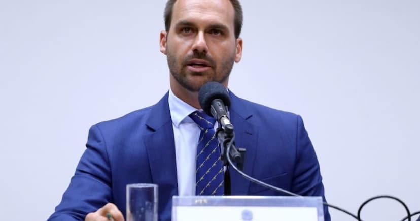 Ao rebater internauta, Eduardo Bolsonaro afirma que Nordeste é a “pior região do país”