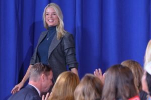 Após desistência de deputado investigado por tráfico sexual, Trump nomeia Pam Bondi como procuradora-geral | Eleições nos EUA 2024