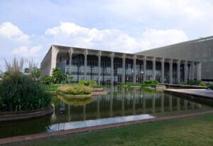 Governo descarta chamar embaixadora na Venezuela de volta a Brasília