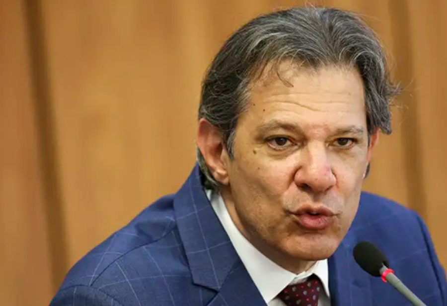 Haddad busca apoio de senadores para PEC de corte de gastos