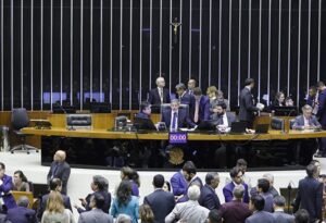 PT tentou relatoria do Orçamento, mas aceitou LDO em negociação de apoio a Motta