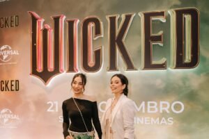 Participação especial em Wicked chocou até as dubladoras. Veja quem é