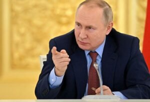 Rússia ataca Ucrânia com míssil criado para guerra nuclear, diz Kiev