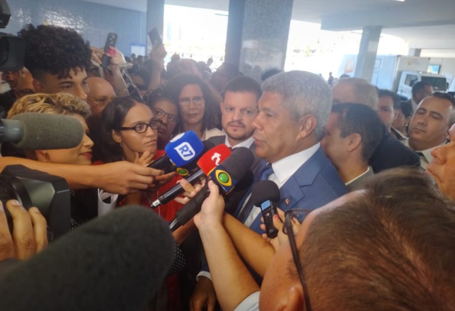 Após ser chamado de “pior governador da história”, Jerônimo rebate ACM Neto e provoca: ‘quando vai responder sobre a Overclean?’