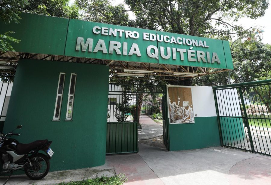 Camaçari: Luiz Caetano envia projeto de reajuste salarial para professores à Câmara Municipal