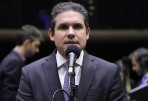 Hugo Motta votou com o PT em 9 de cada 10 votações na Câmara