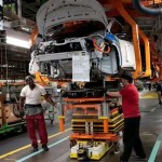 Carros mais caros? Taxa de Trump contra China, Canadá e México deve afetar indústria