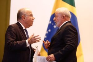 Governo Lula adota cautela enquanto tenta negociar tarifas com Trump