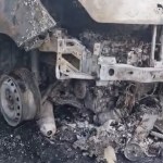 Ambulância pega fogo e motociclista morre em acidente na BR-324, em Simões Filho