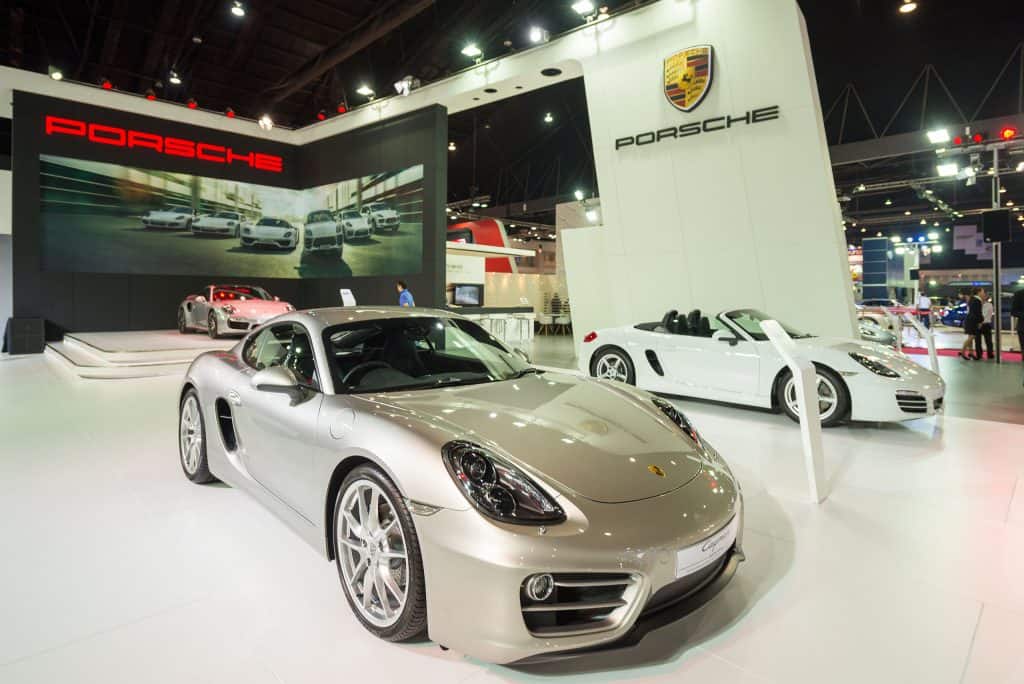 Porsche Cayman S em exibição