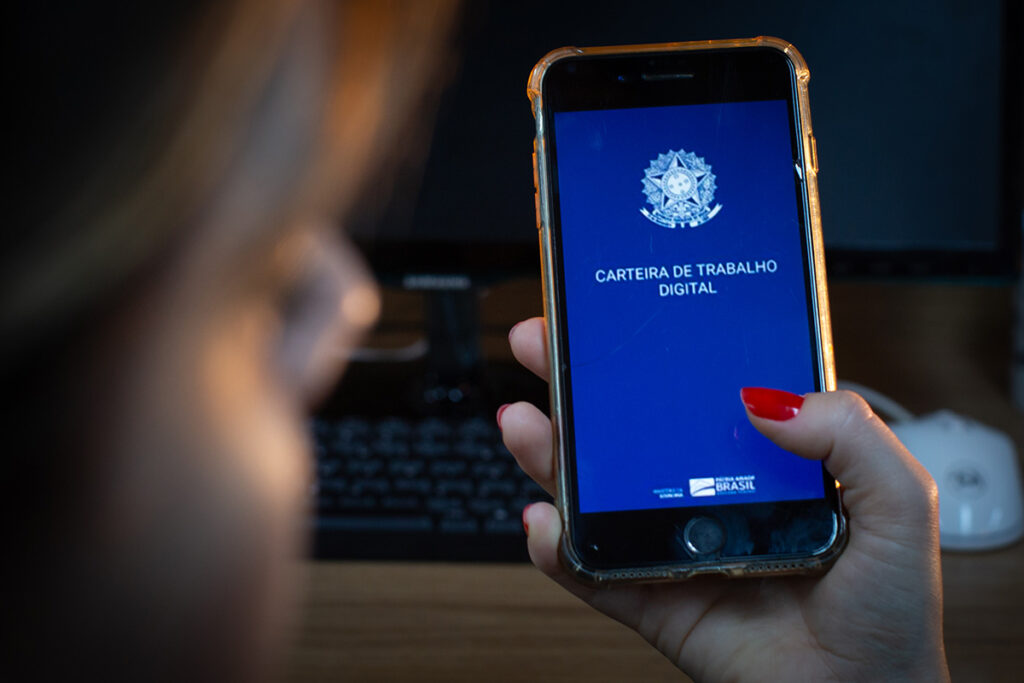 Lula convoca centrais para liberar FGTS de quem usou saque-aniversário