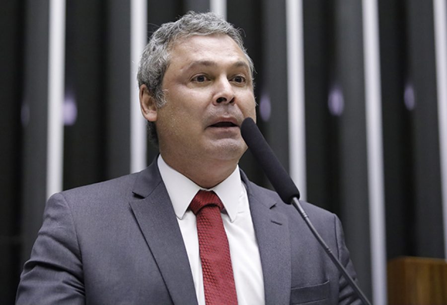 Aliados de Lula criticam Hugo Motta por desvincular 8/1 de tentativa de golpe