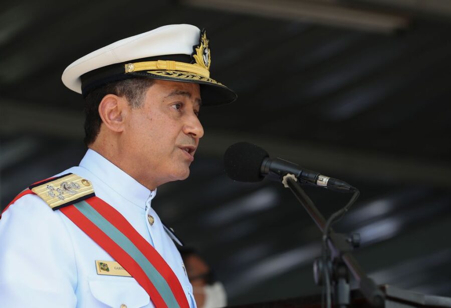 Almirante Garnier é o mais abalado por denúncia de golpe e teme prisão