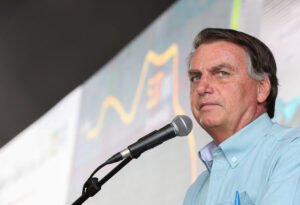 Bolsonaro já classificou Lei da Ficha Limpa como ‘justa’ e a protegeu com veto presidencial
