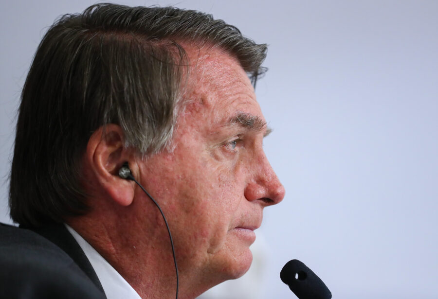 Bolsonaro terá privilégios de ex-chefe de Estado em eventual prisão no Exército