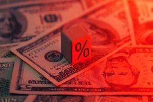 Com recuo de Trump, dólar cai a R$ 5,76, menor valor desde novembro