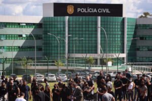 GDF pedirá equiparação da PCDF com PF; PMs e bombeiros também terão aumento