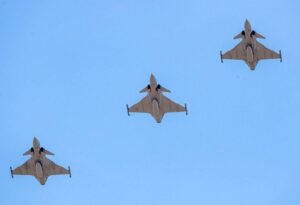 Gasto militar sob Lula tem mais investimento e menos despesa com pessoal, mas distorções persistem