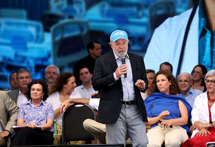 Lula planeja atuação forte de bancos públicos no consignado privado