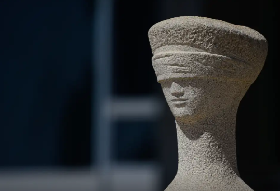 Moraes desbloqueia redes sociais do influenciador Monark