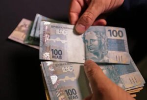 O que está corroendo o orçamento das famílias brasileiras? Entenda