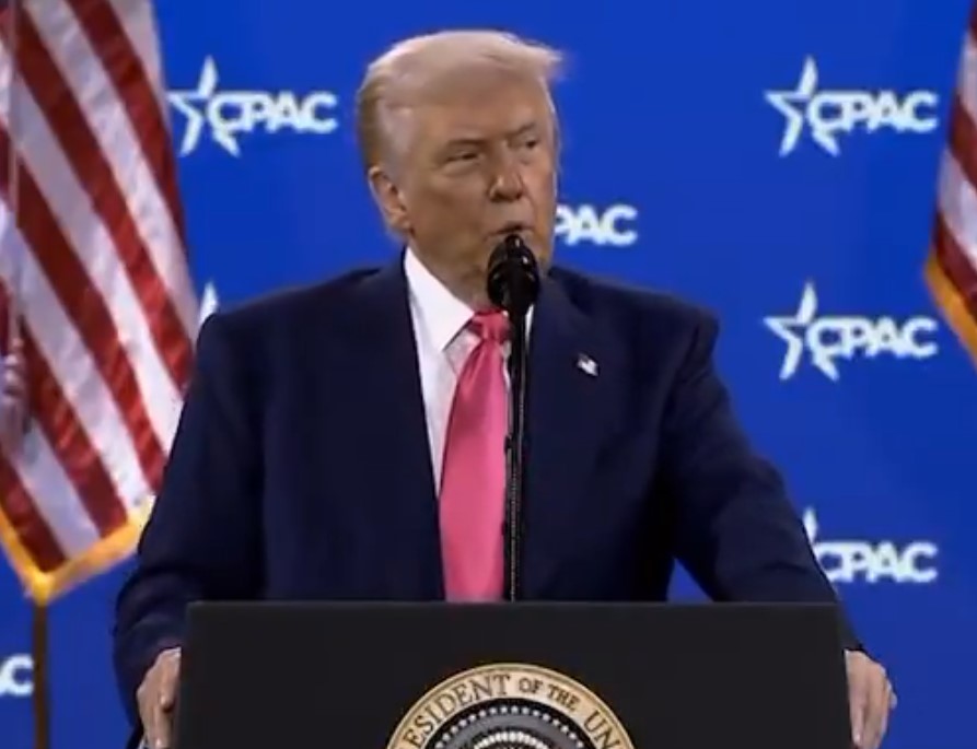 Trump Pede para Elon Musk ser Mais Agressivo na Redução de Gastos Públicos