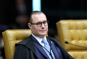Zanin vota para tornar 3 deputados do PL réus sob acusação de corrupção