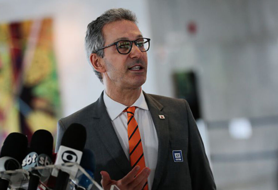 Zema alfineta Lula após orientação de não comprar produtos caros em mercados