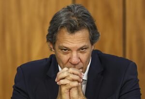 ‘Tem fogo amigo, inimigo, tem para todo gosto’, diz Haddad