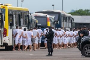 Presos custam de R$ 1 mil a R$ 4 mil por mês a estados. Veja ranking