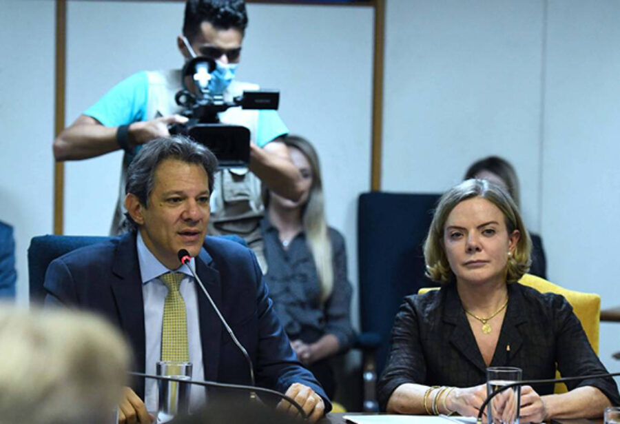 Assessor de Gleisi ligado a Haddad deve ajudar na relação entre os ministros