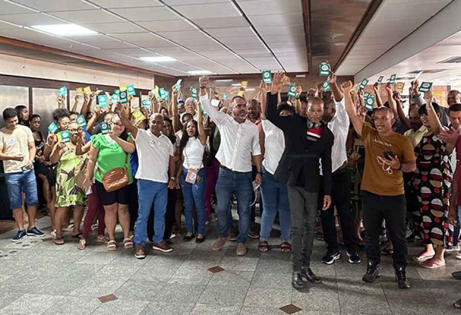 Com presença de Marina, escolha de novo comando da Rede na Bahia é marcada por confusão e eleição paralela