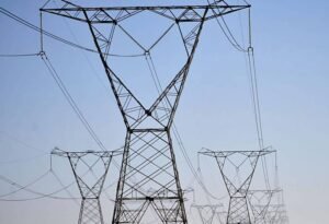 Custo da energia, burocracia e falta de inovação travam crescimento do Brasil, diz CLP