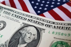 Dólar sobe e Bolsa cai, em meio a estresse com Haddad