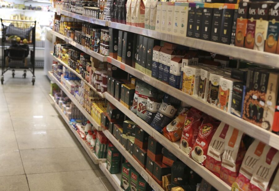 Economistas interrompem série de alta na previsão da inflação deste ano