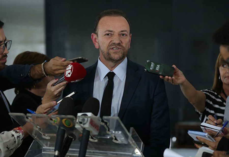 Favorito no PT diz que bolsonarismo tem base e que sigla tem que ‘suar sangue’ para levar 10 mil às ruas