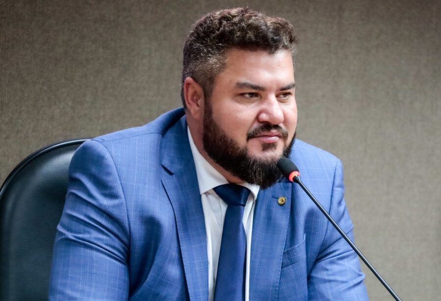 Júnior Muniz resiste a pressões e reafirma candidatura a 1º vice-presidente da Assembleia