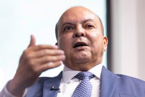 Moraes arquiva investigação contra Ibaneis Rocha por 8 de janeiro