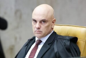 Moraes envia denúncia contra Bolsonaro para turma do STF decidir se ex-presidente vira réu