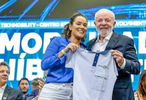 Não adianta Trump gritar, pois não tenho medo de cara feia, diz Lula em MG