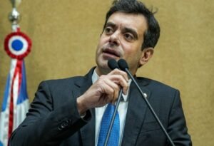 Tiago Correia refuta suposta adesão de prefeitos ao governo: ‘Mundo de Nárnia’