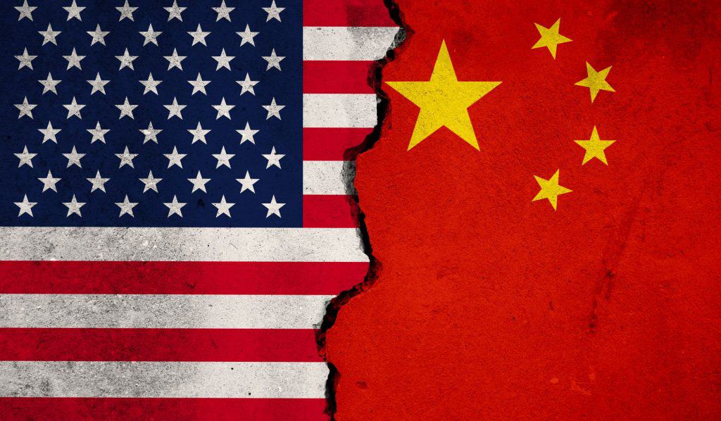 Bandeiras de Estados Unidos e China