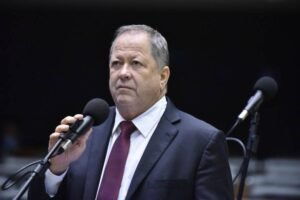 Caso Marielle: Hugo Motta assina perda do mandato de Chiquinho Brazão