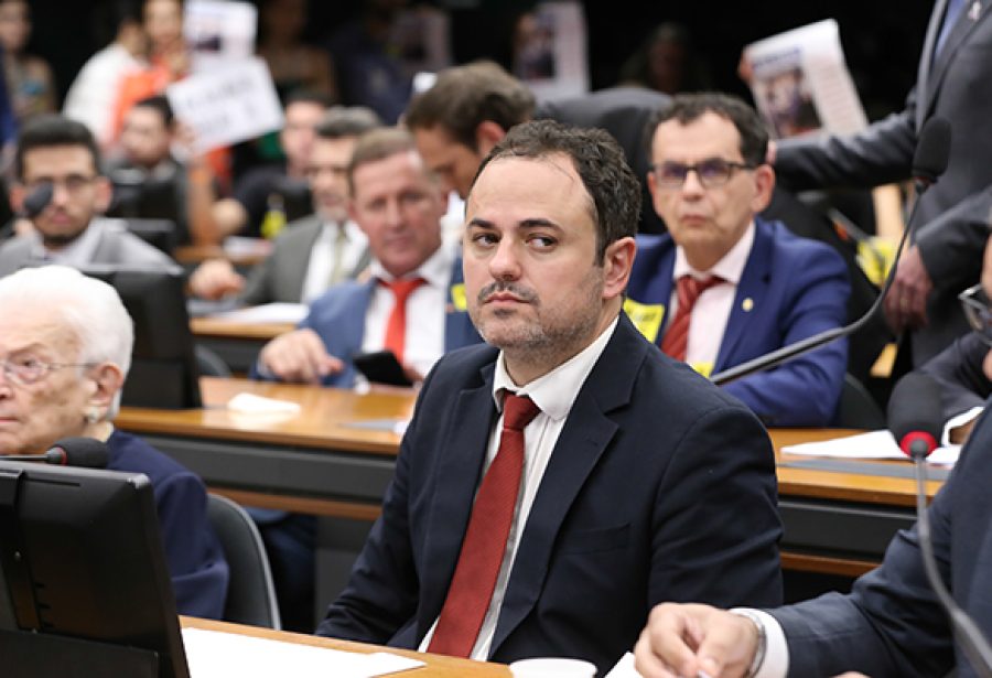 Acordo para encerrar greve de fome de Glauber envolveu telefonema de Gleisi para Motta