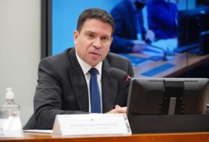 Base de Lula liga alerta para possível suspensão de ação contra Ramagem