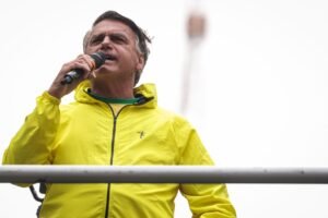 Bolsonaro e Michelle chegam à Avenida Paulista para ato pela anistia