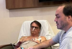 Bolsonaro tem exames sem sinal de complicações e permanece na UTI, diz boletim médico