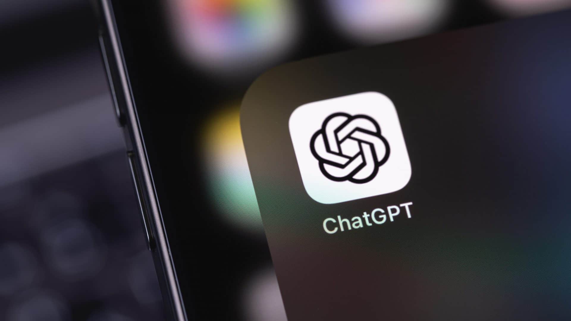 app do ChatGPT em um smartphone