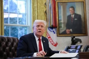 "China jogou errado", diz Trump após anúncio de retaliação contra EUA